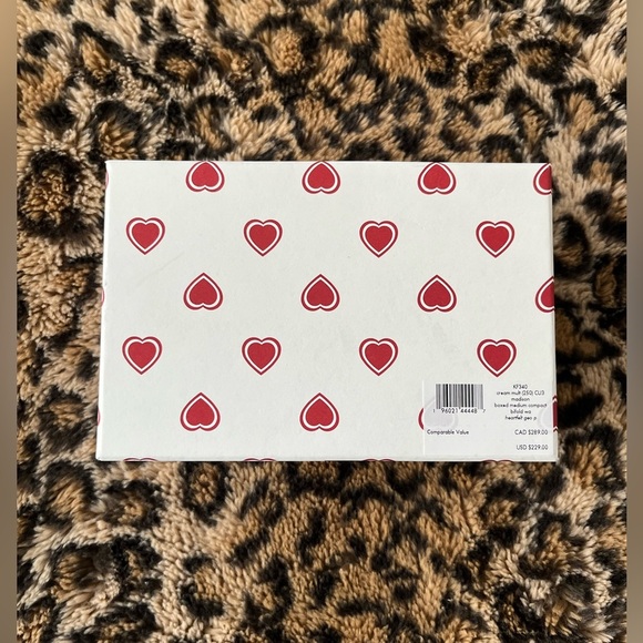 NWOT Kate Spade White Wallet with Red Hearts - Picture 5 of 5